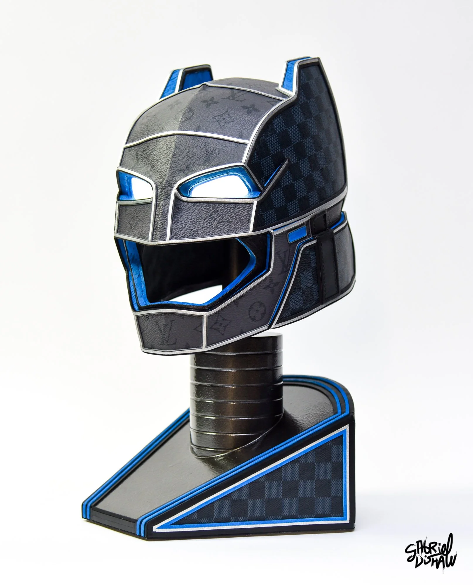Gabriel-dishaw-gotham-luxe-batman-dark-knight-upcycled-cosplay-helmet-comic-art-dc-comics-4.jpg