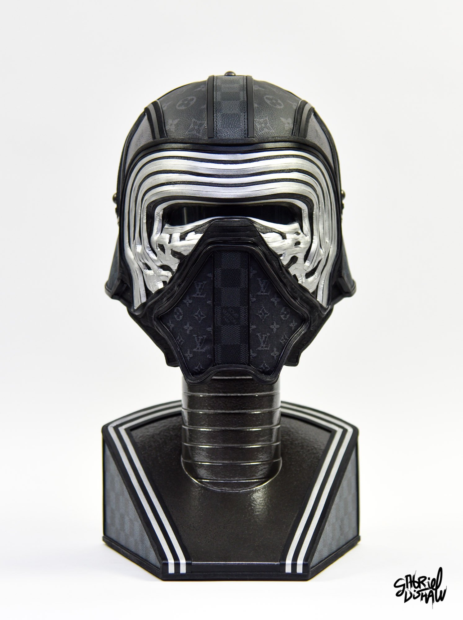 Gabriel-dishaw-luxe-ren--kylo-ren-dark-side-upcycled-cosplay-helmet-art-star-wars-37.jpg
