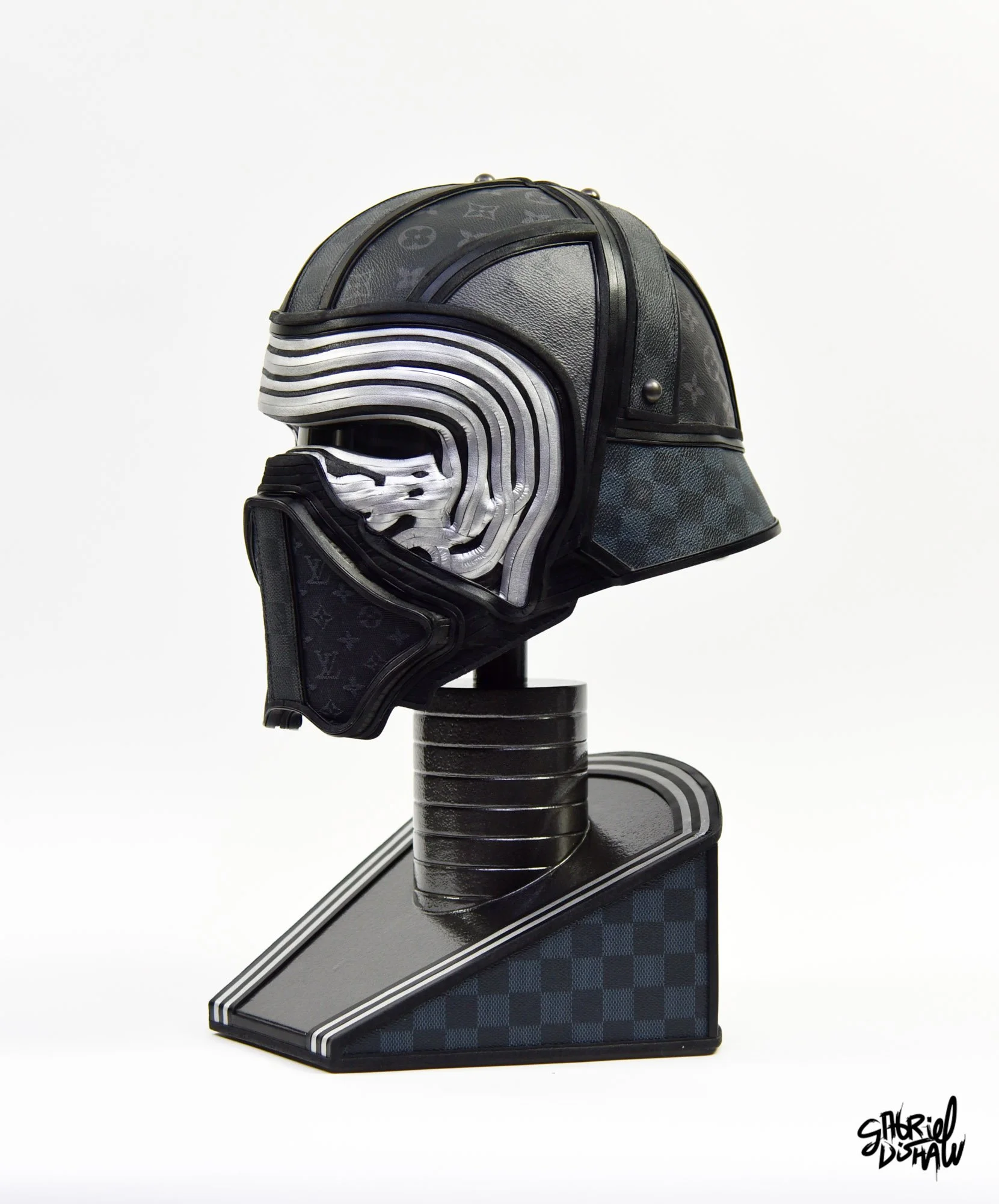 Gabriel-dishaw-luxe-ren--kylo-ren-dark-side-upcycled-cosplay-helmet-art-star-wars-21.jpg