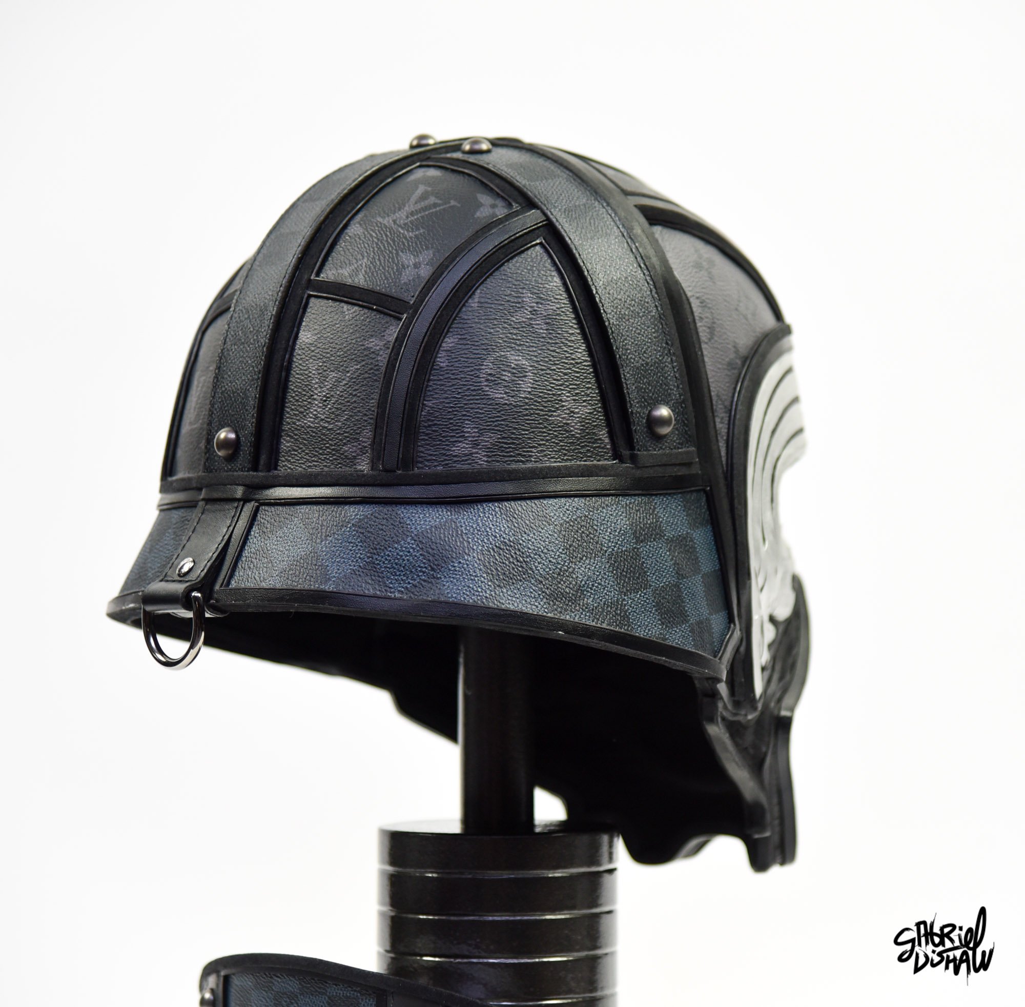 Gabriel-dishaw-luxe-ren--kylo-ren-dark-side-upcycled-cosplay-helmet-art-star-wars-09.jpg
