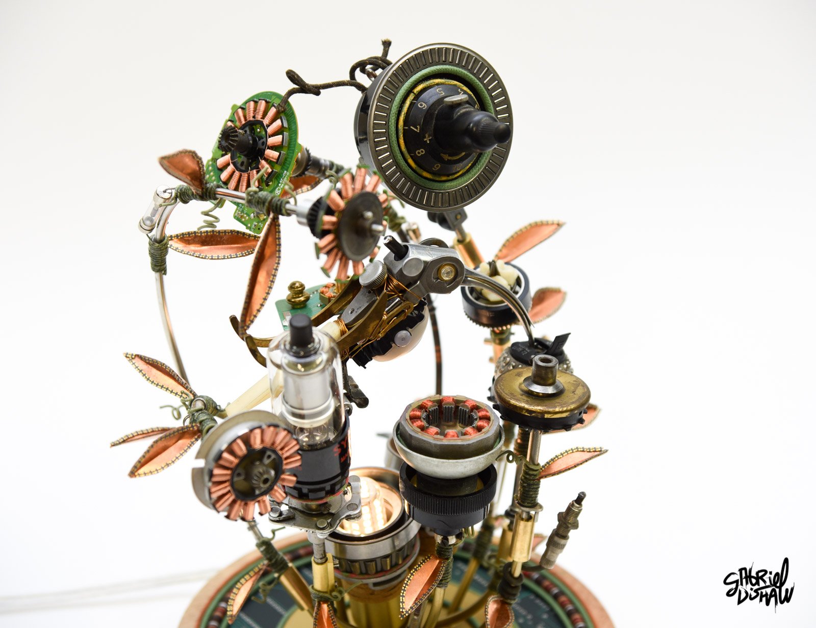 Circuit-garden-flower-upcycled-art-recycled-art-robot-humming-bird-14.jpg