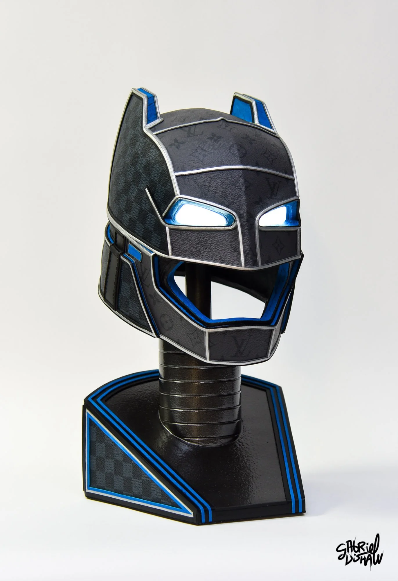 Gabriel-dishaw-gotham-luxe-batman-dark-knight-upcycled-cosplay-helmet-comic-art-dc-comics-38.jpg