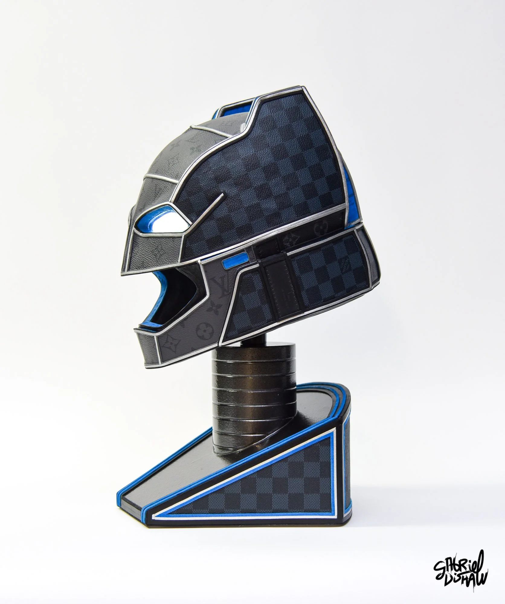 Gabriel-dishaw-gotham-luxe-batman-dark-knight-upcycled-cosplay-helmet-comic-art-dc-comics-26.jpg