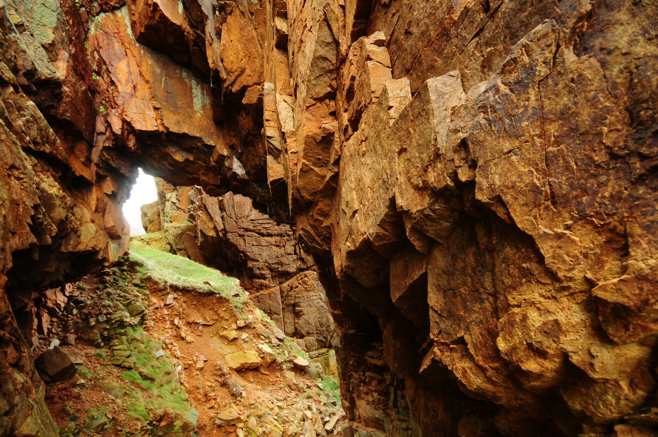  La Cotte, cliffs 