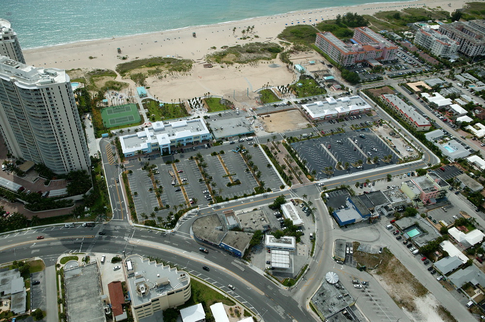 City of Riviera Beach Municipal Beach Park Ocean Mall Aerail Mall Parking.JPG