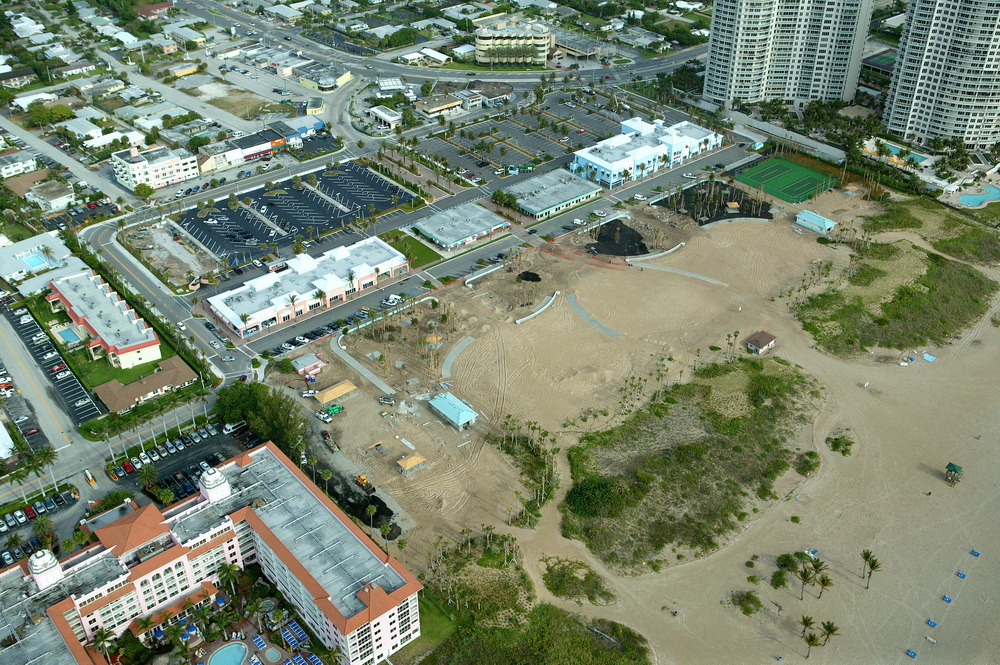 City of Riviera Beach Municipal Beach Park Ocean Mall Tennis Courts Installed.JPG