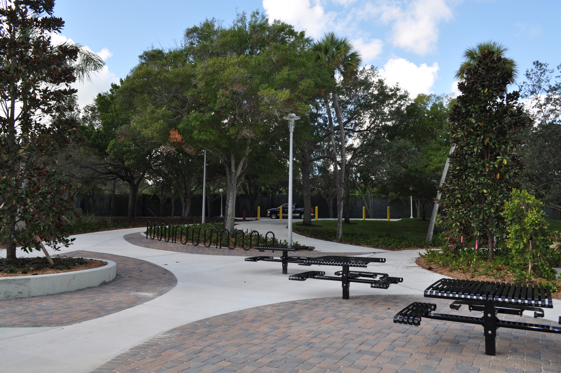 Harbor Branch Oceanographic Institute at FAU Research Laboratory II ADA Seating in Courtyard.JPG