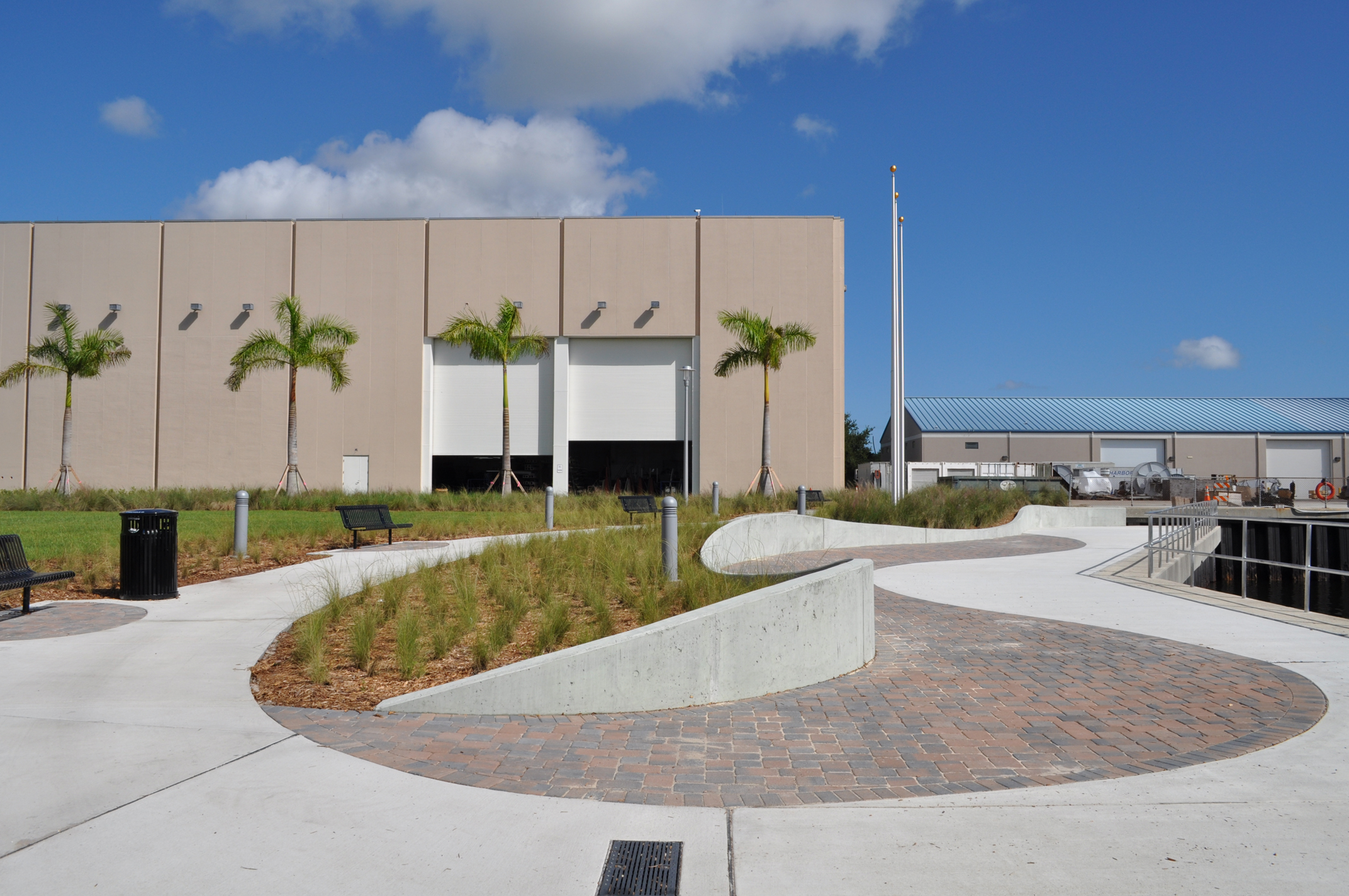 Harbor Branch Oceanographic Institute at FAU Research Laboratory II Curvilinear Wall.JPG