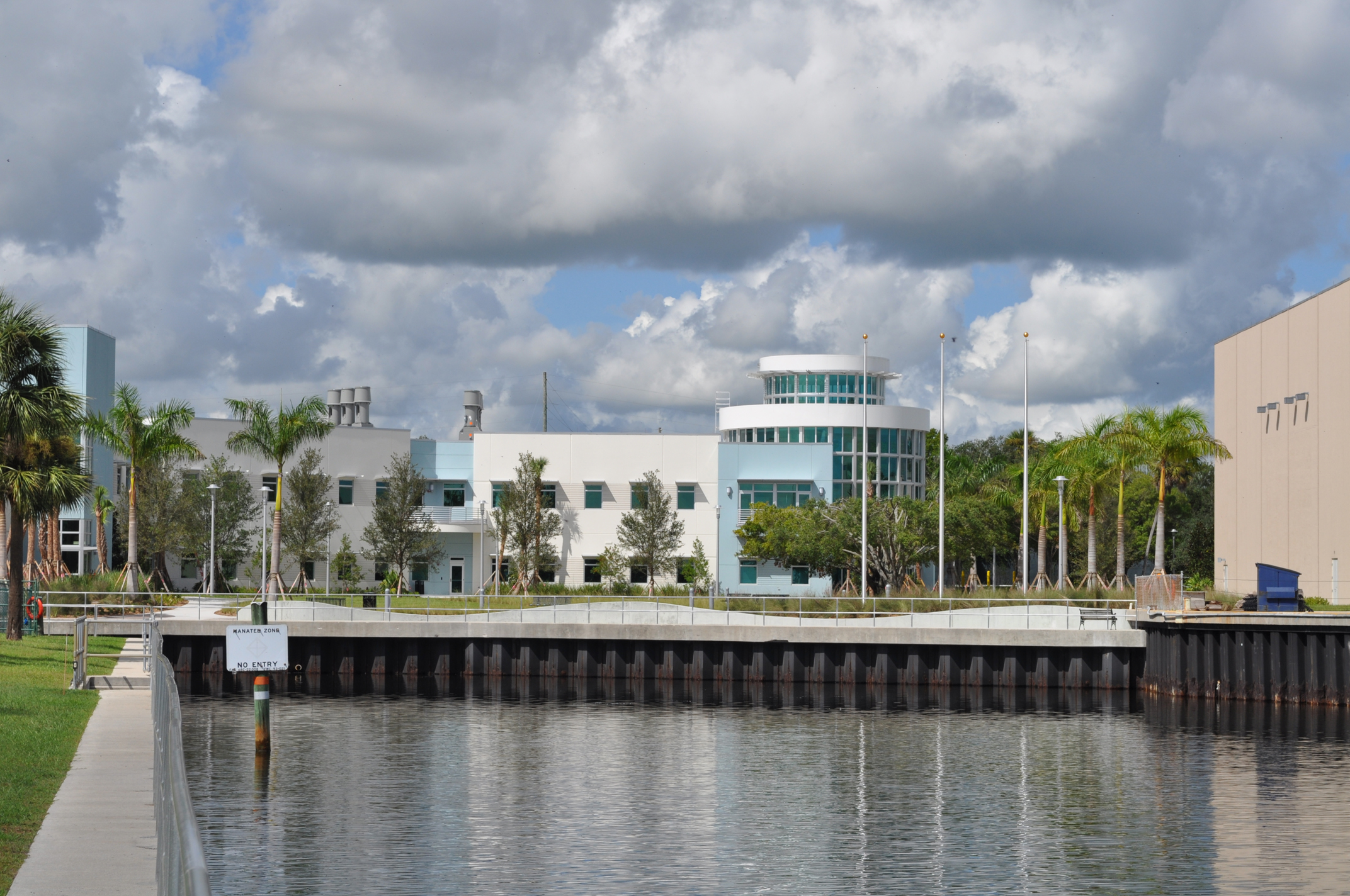 Harbor Branch Oceanographic Institute at FAU Research Laboratory II LEED Silver Building.JPG