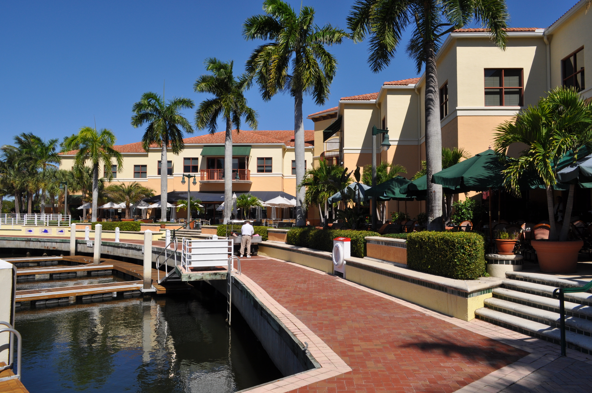 Jupiter Yacht Club Florida Riverwalk Restaurant Outdoor Seating.JPG