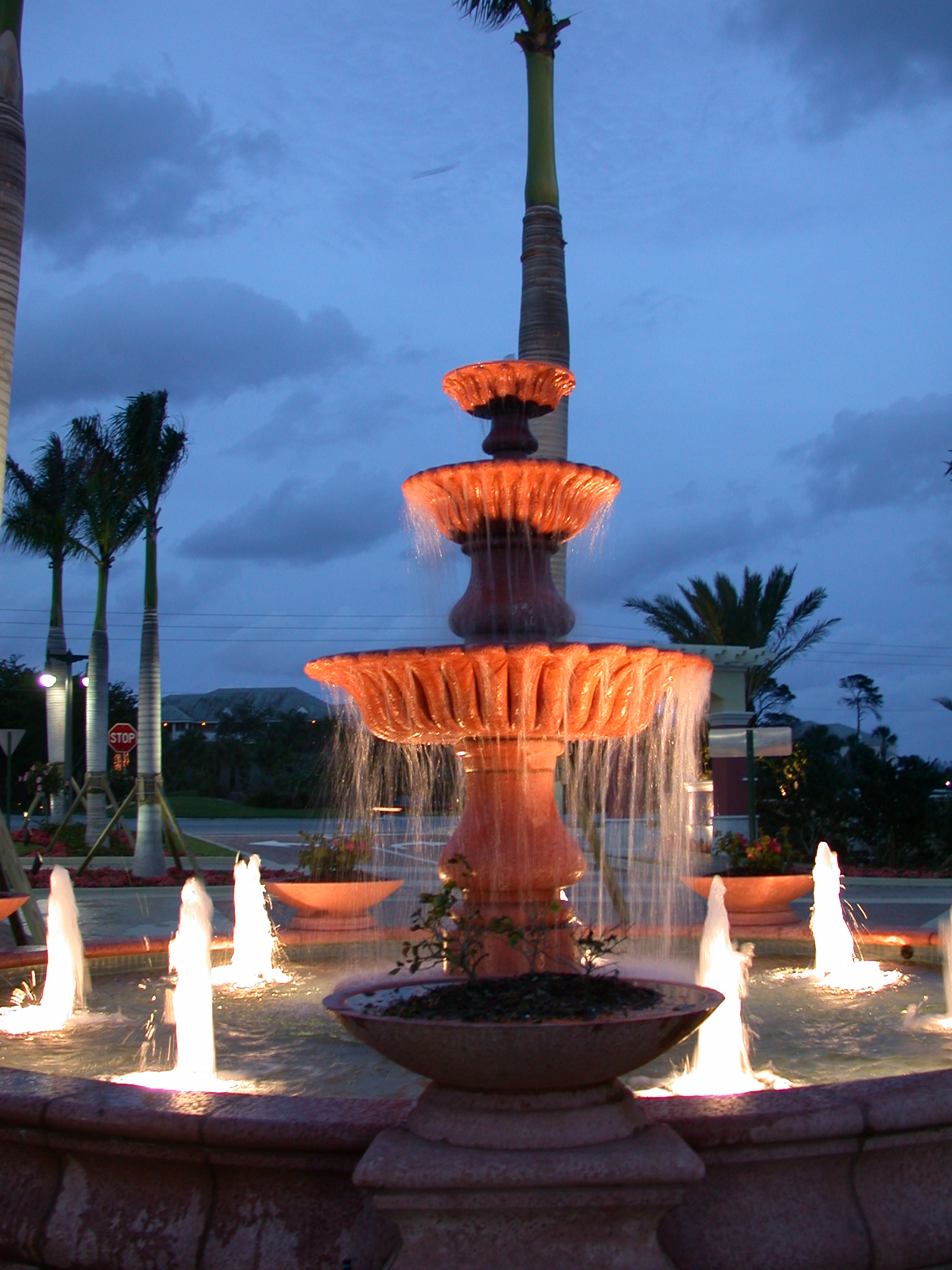 Jupiter Yacht Club Florida Lighted Fountain.JPG