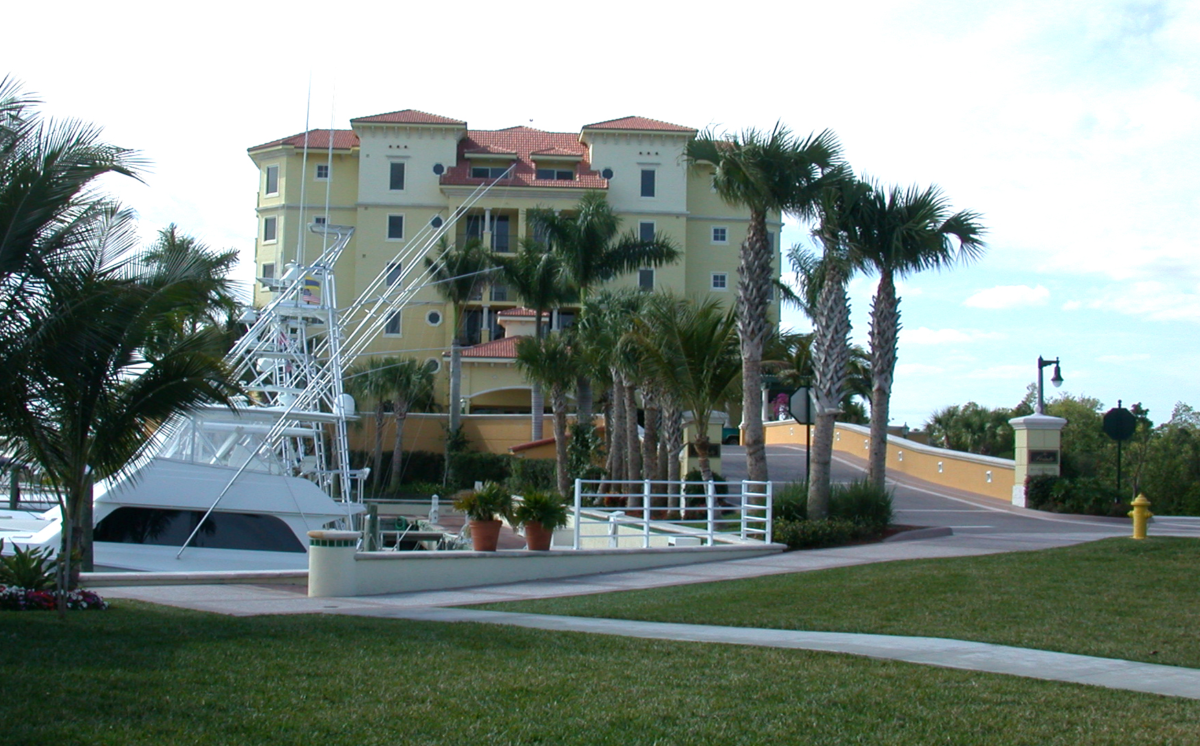 Jupiter Yacht Club Florida Pointe Building.JPG