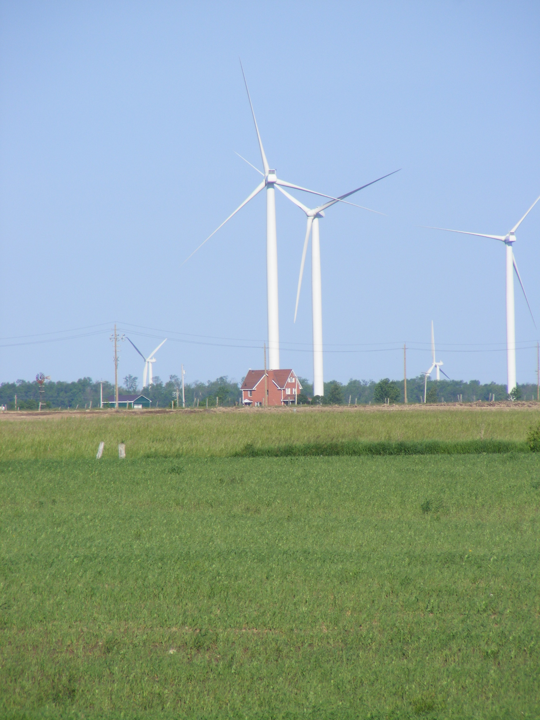 Sugarland Wind Turbine Example Photos.jpg