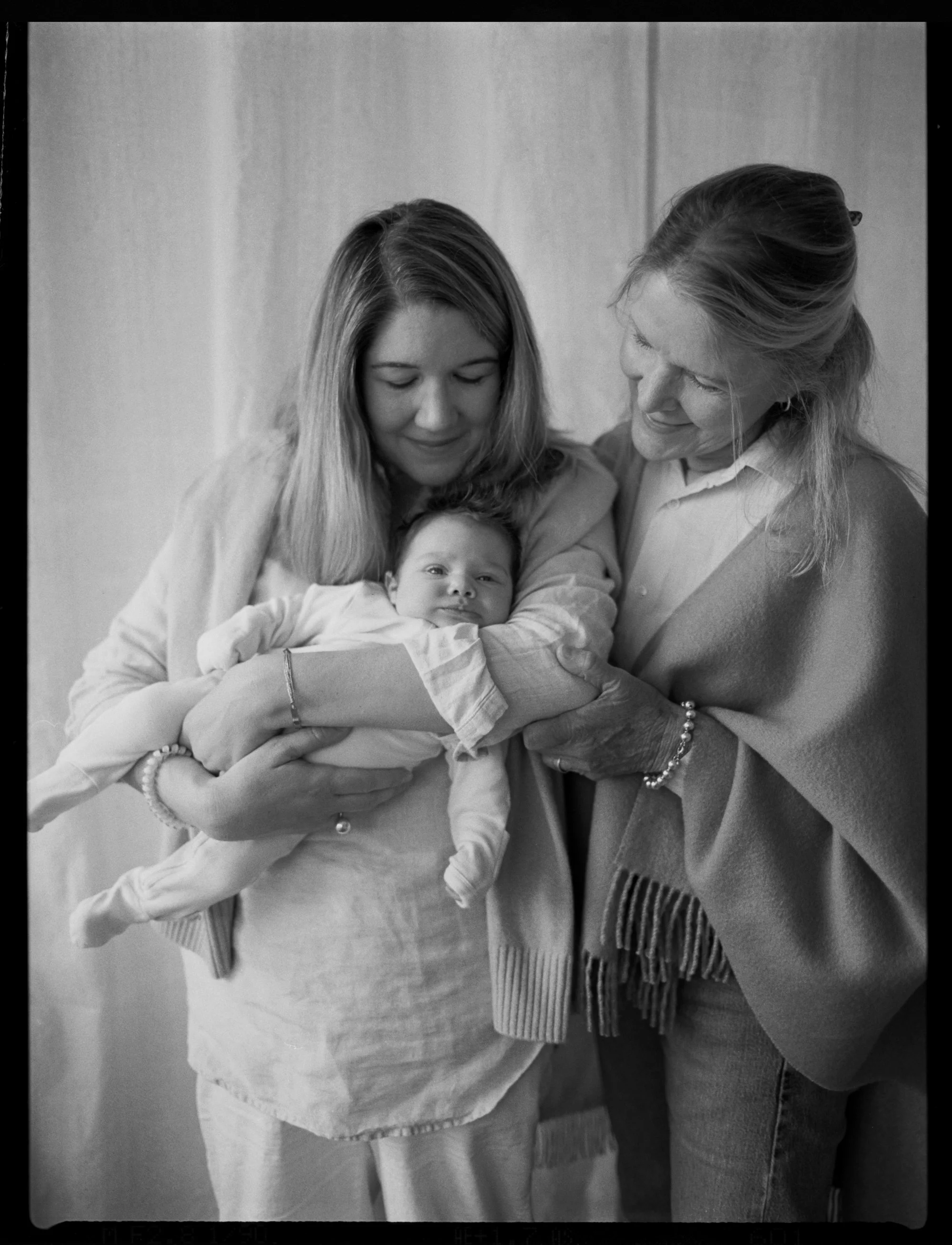 LindsayK_BWMothersDay26_004_LR.jpg