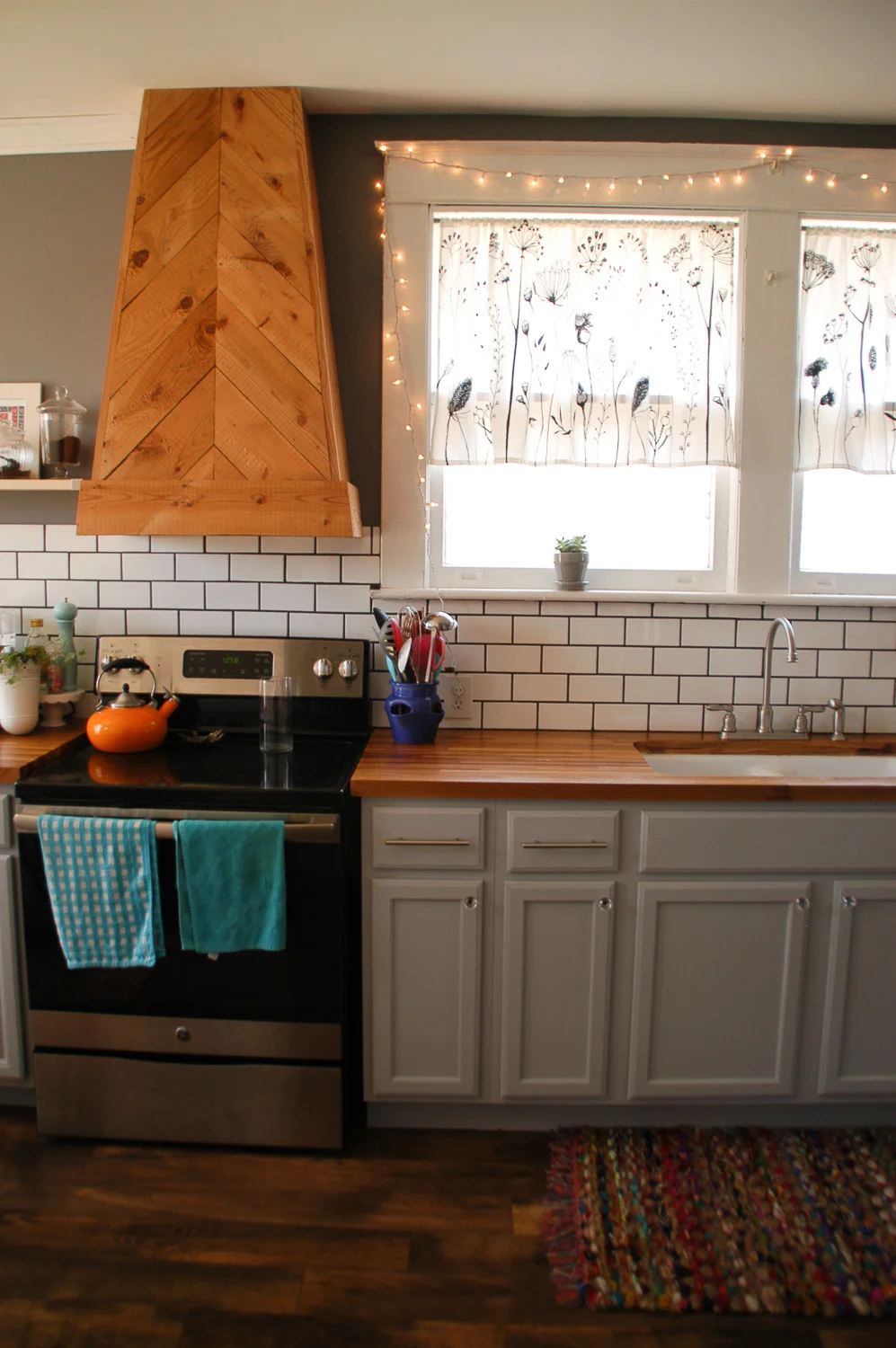 Notice an ongoing theme? You'll see wooden accents allover our house -- it was just too pretty to resist!