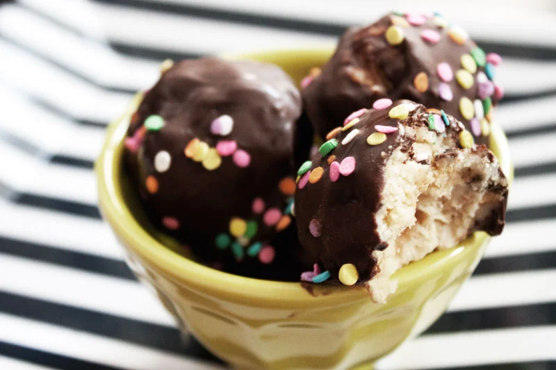 128js-Sweets-Oreo-Truffles-Golden-Final-2-Blog.jpg