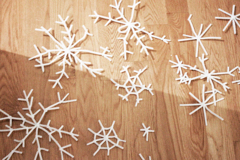 Pipe Cleaner Snowflakes 
