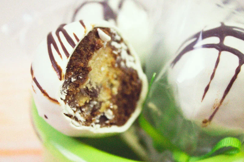 128js-Cookie-Dough-Brownie-Pop-13.jpg