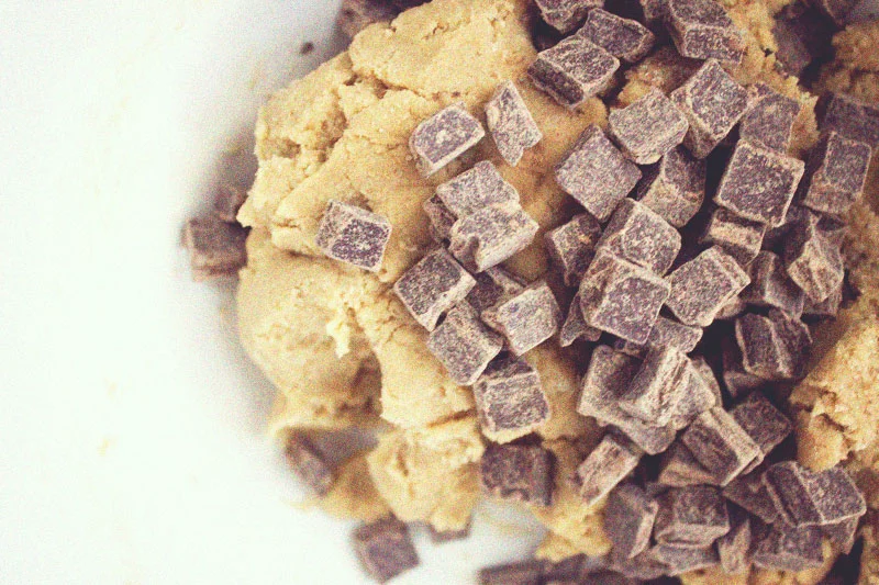 128js-Cookie-Dough-Brownie-Pop-4.jpg