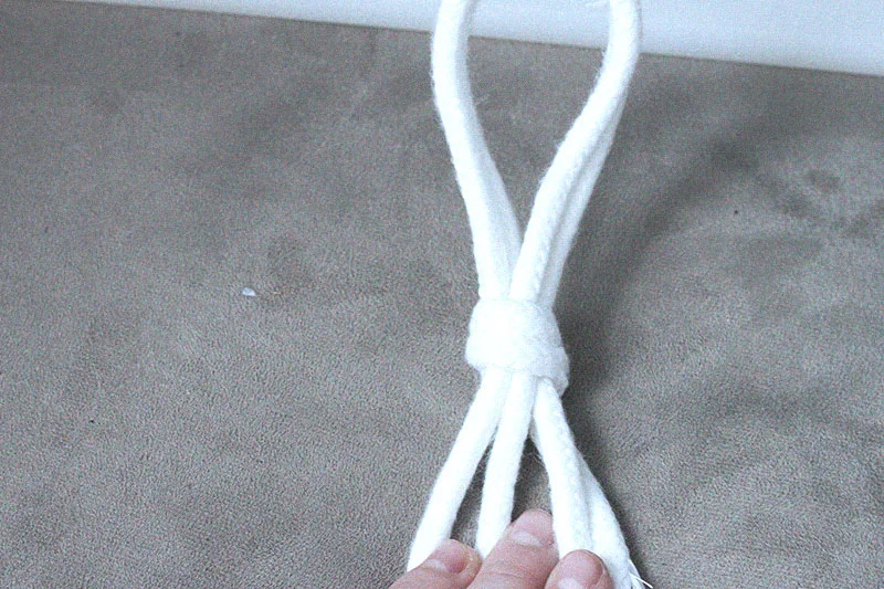 128js-DIY-Nautical-Rope-Necklace-6.jpg