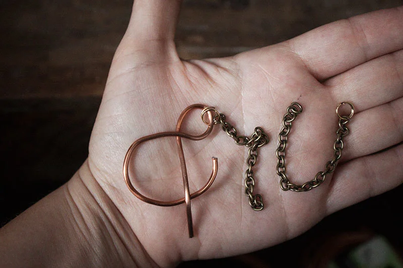 128johnst-Ampersand-Bracelet-DIY-7.jpg