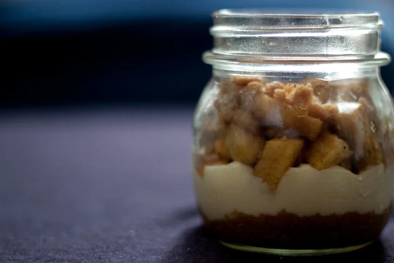 128johnst-Apple-Pie-Cheesecake-in-a-jar-6.jpg