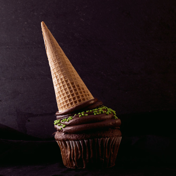 Halloween-Cupcake-Witches-Hat.jpg