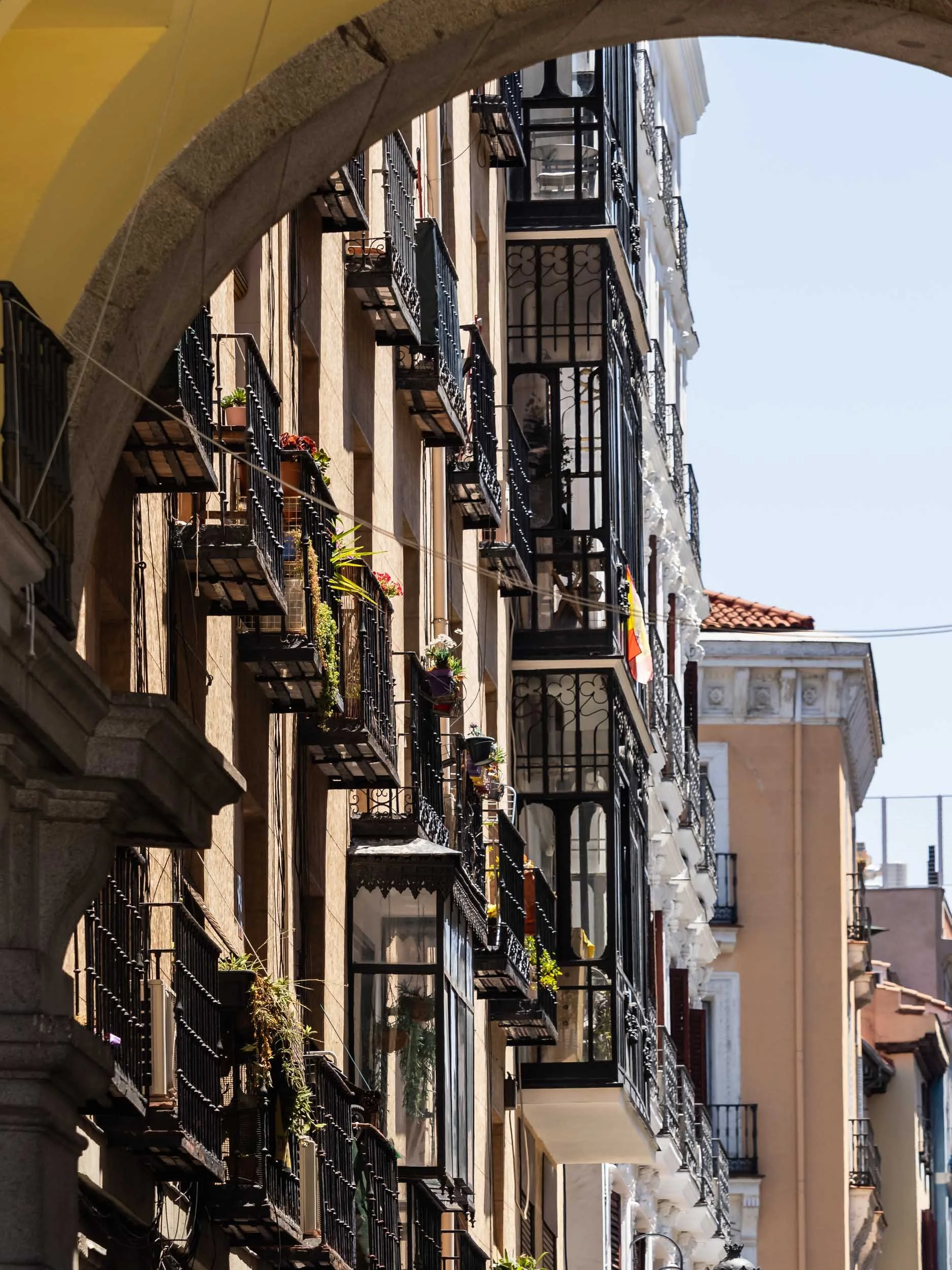 Archway Reveal
Madrid, Spain