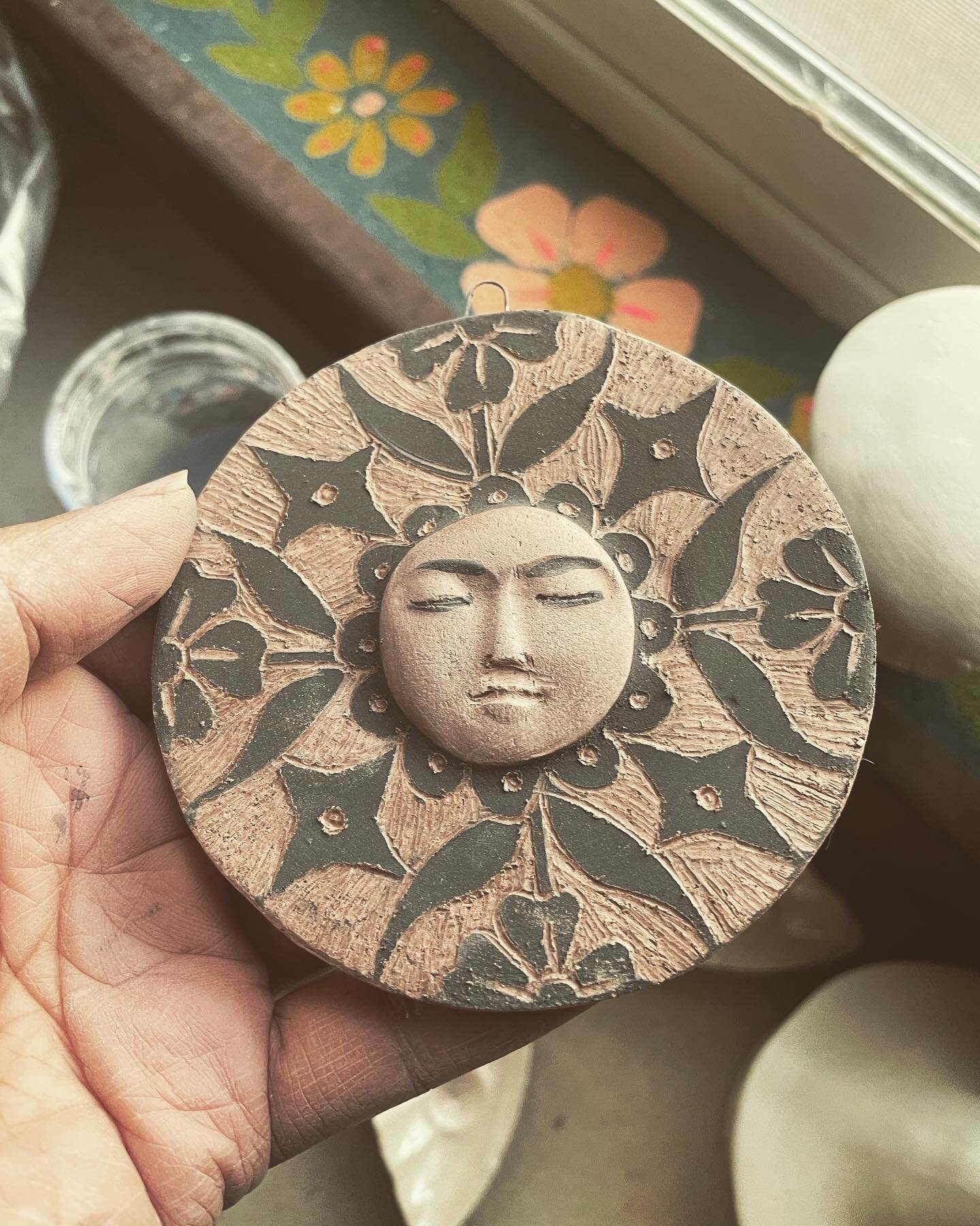 I&rsquo;ve been having a lot of fun in the studio making these tiny little faces. #clay #underglaze #sgraffito