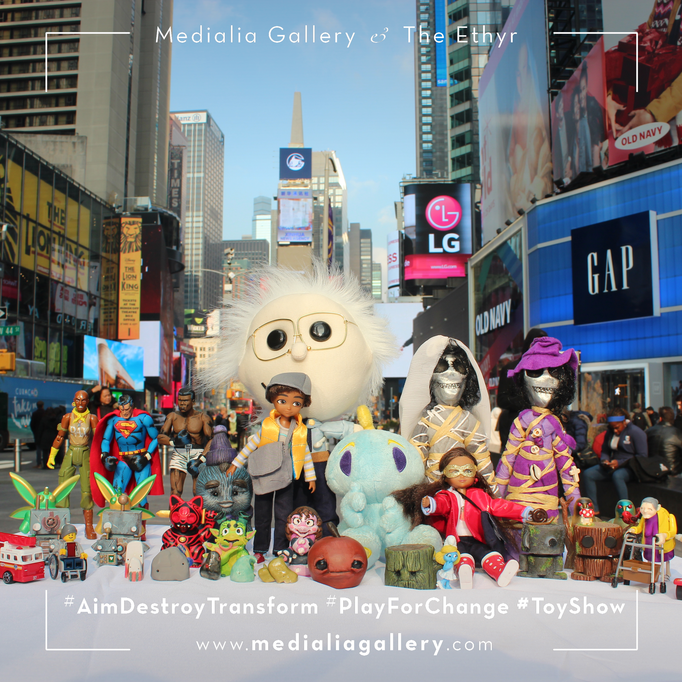 MedialiaGallery_The_Ethyr_AimDestroyTransform_Toy_Show_NYC_Tour_Group_TimesSquare_November_2017.png