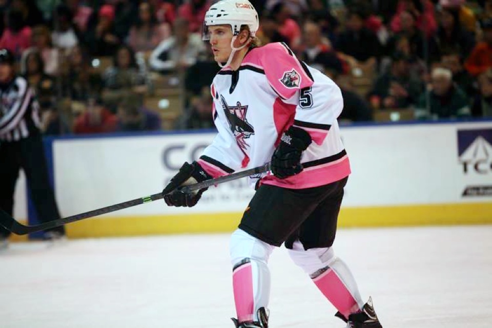 PINK Worchester SHARKS hockey jerseys!