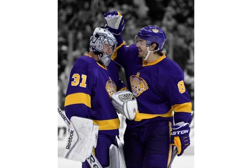 La kings forum cheap blue and gold jersey