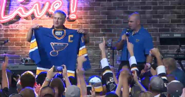 St. Louis Blues unveil new home and road uniforms for 2014-15