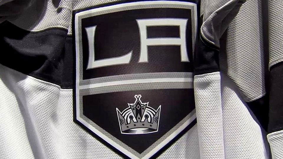 LA Kings Unveil Stadium Series Uniform, White Pants! – SportsLogos.Net News