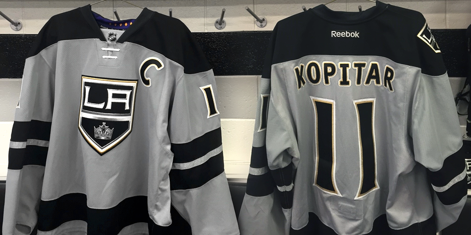 la kings grey jersey