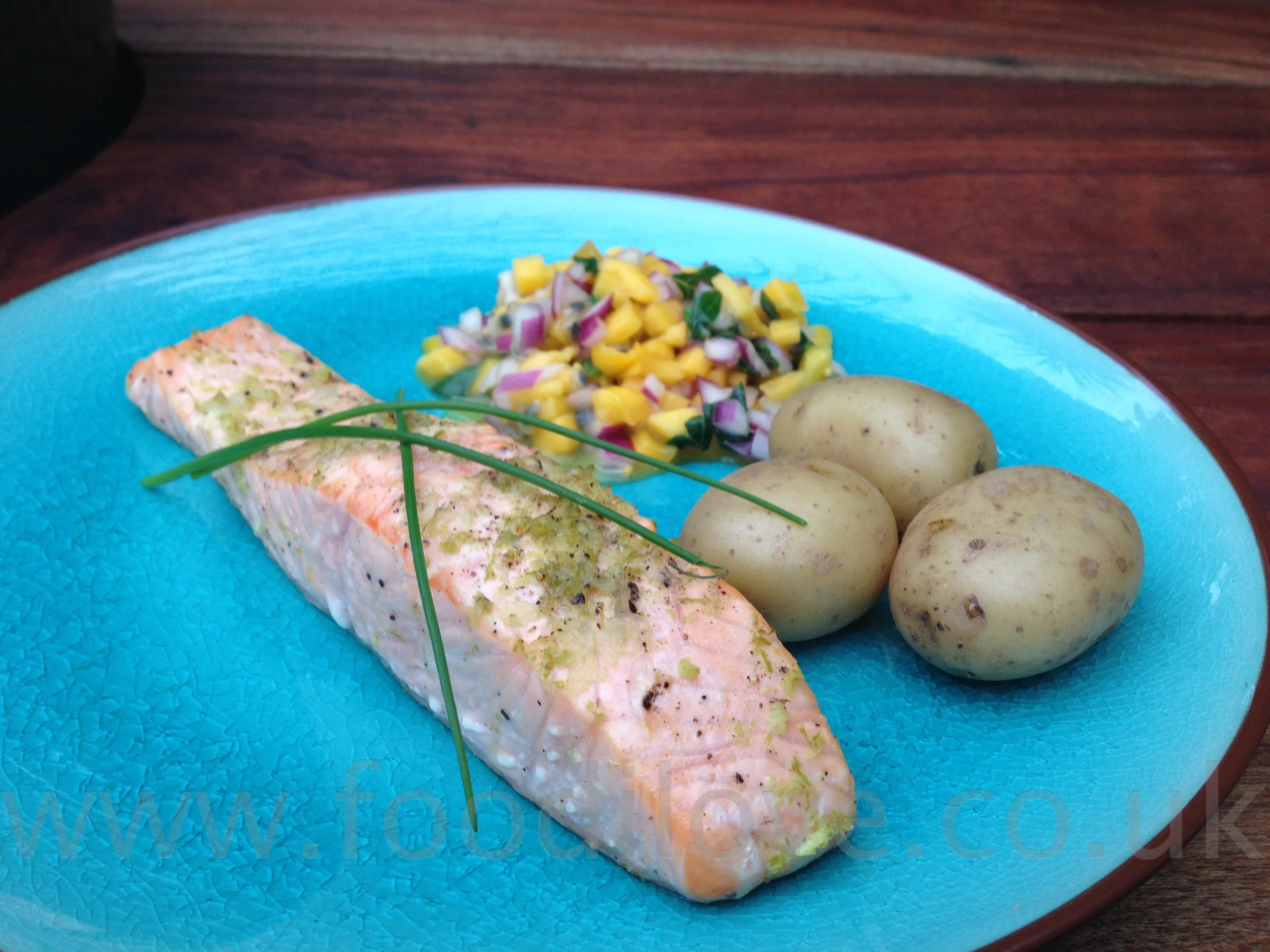Cooked Wild
Salmon with Mango & Granadilla
Salsa on the Braai/BigGreenEgg