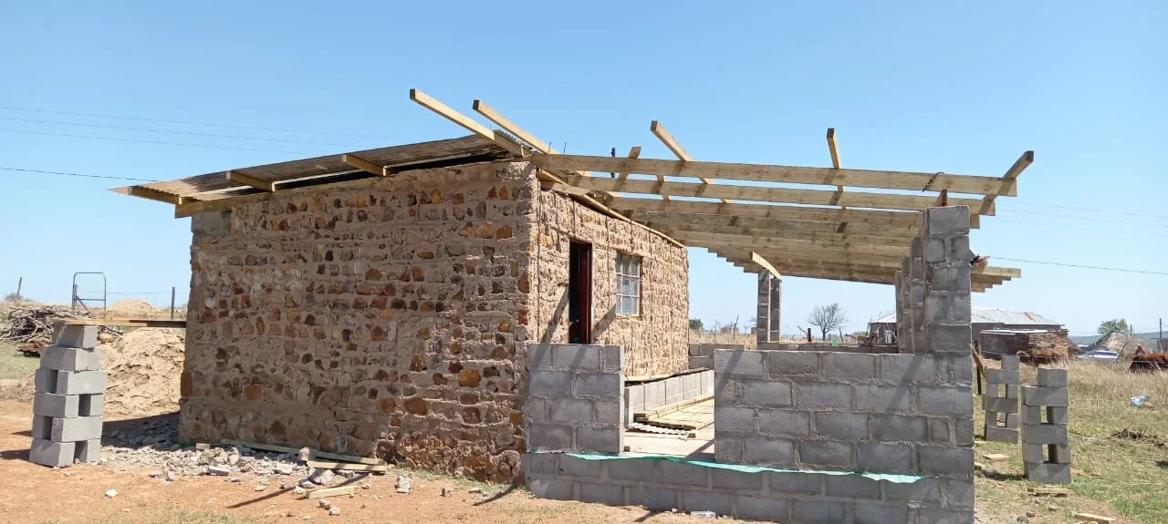 2023-09 Bhandeni Care Point construction_11 (1).jpg
