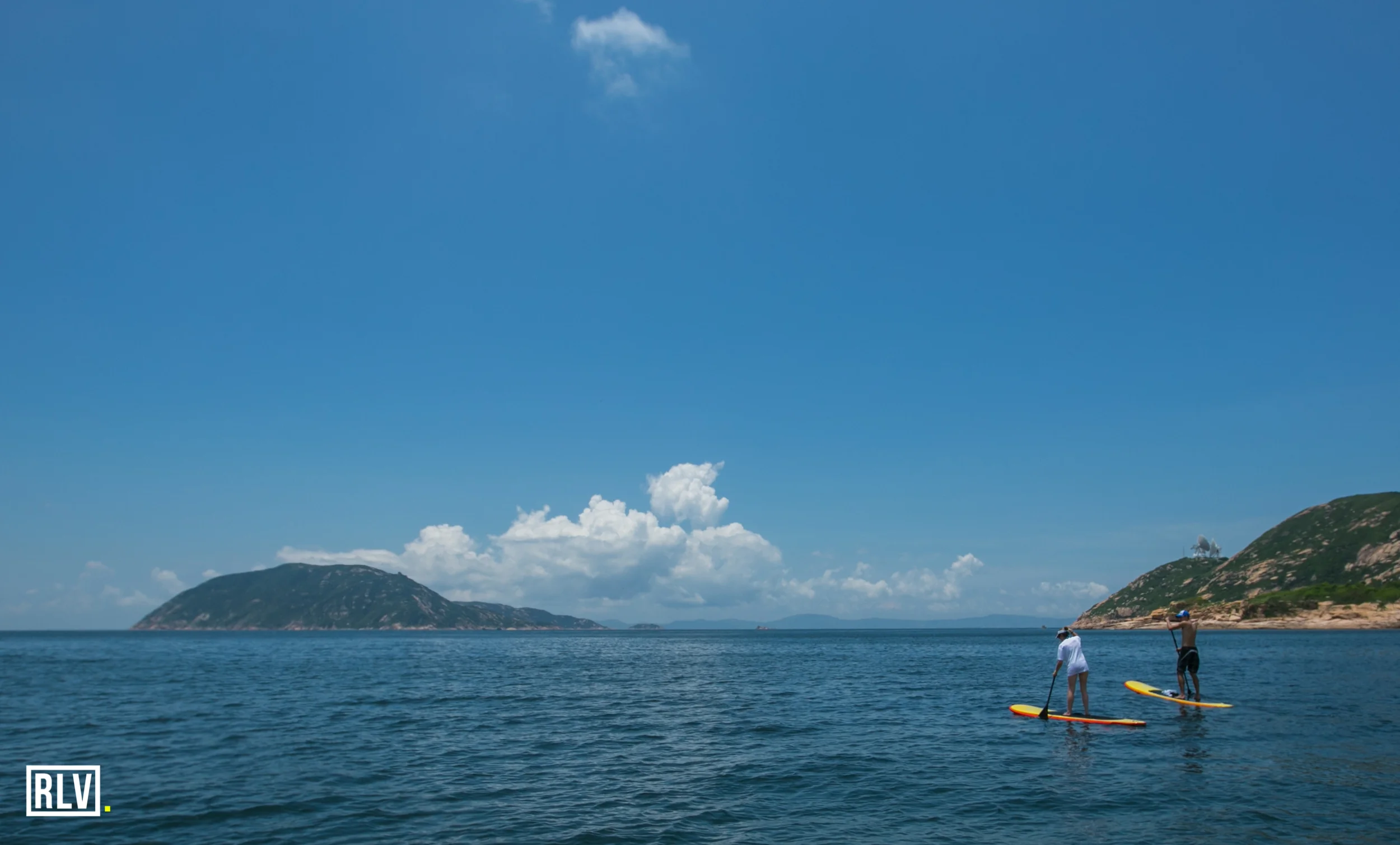 I love this one as it make me think of an "endless summer". The weather was perfect that day.
