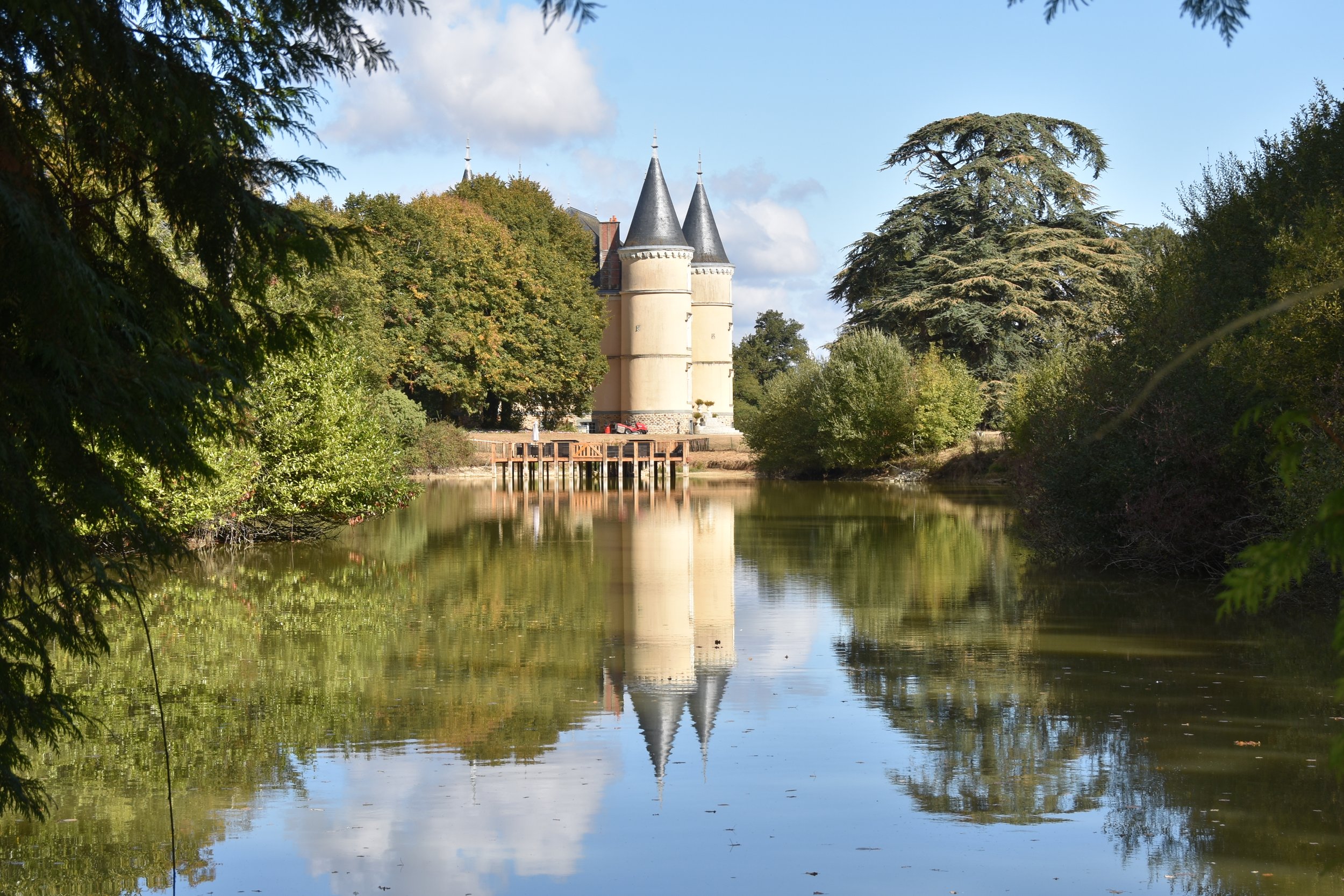 Chateau_Lake_Reflection.JPG