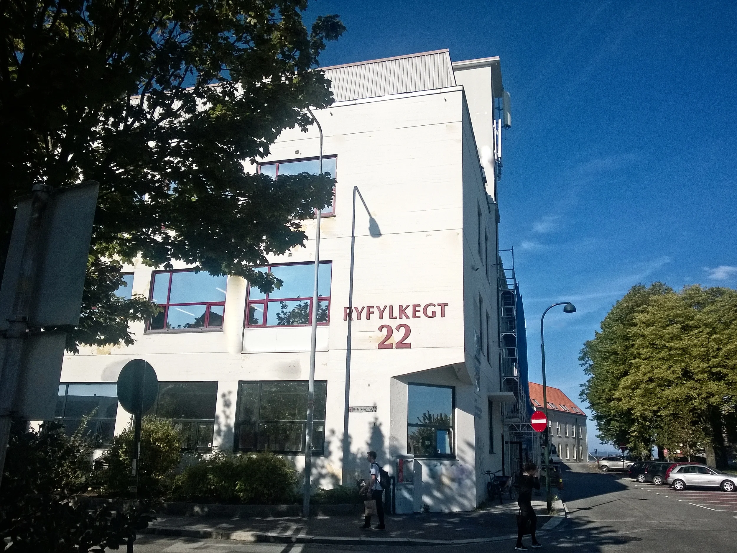 Leogriff office in Stavanger with Mess and Order.
