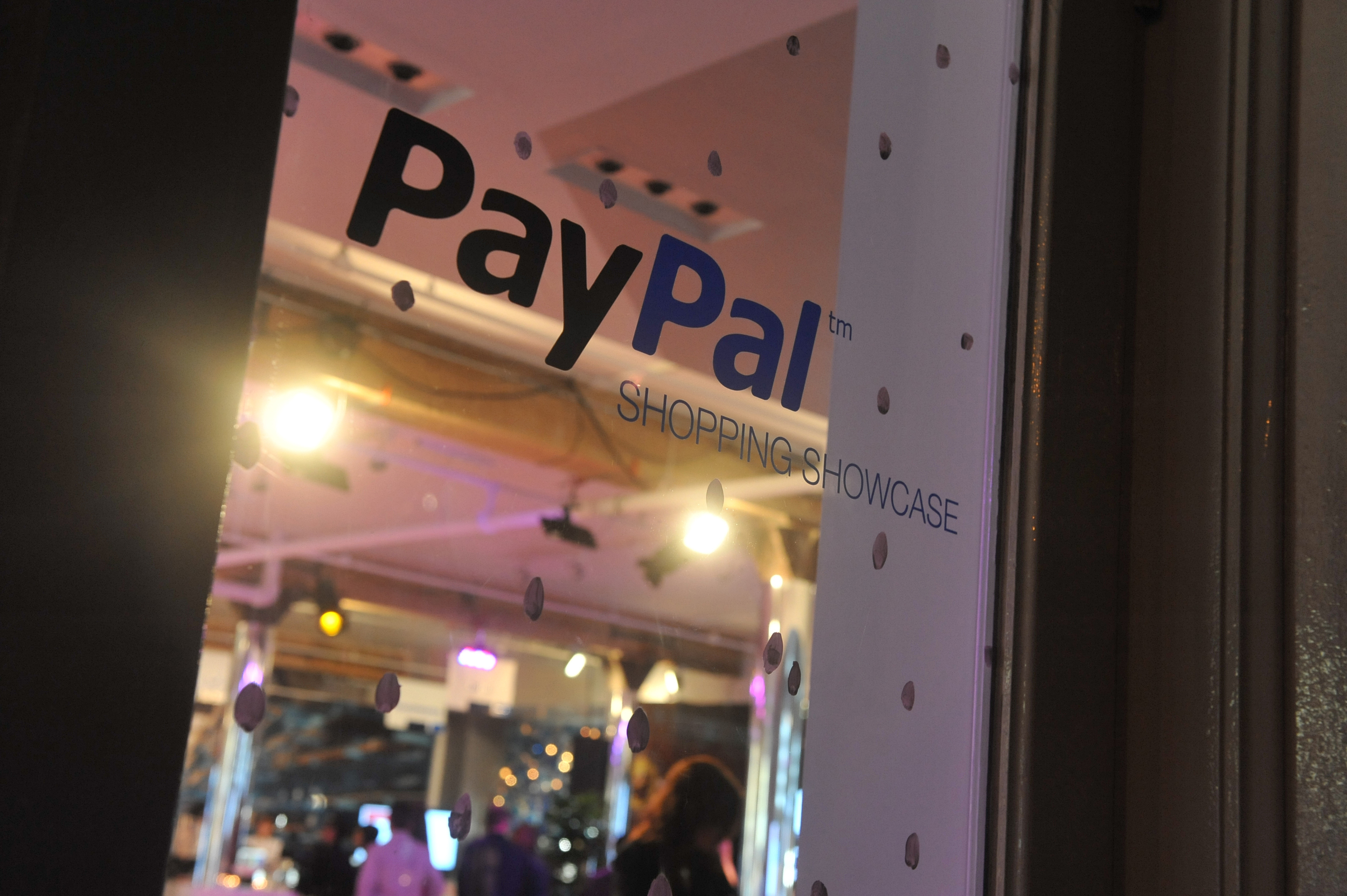 PayPal Shopping Showcase