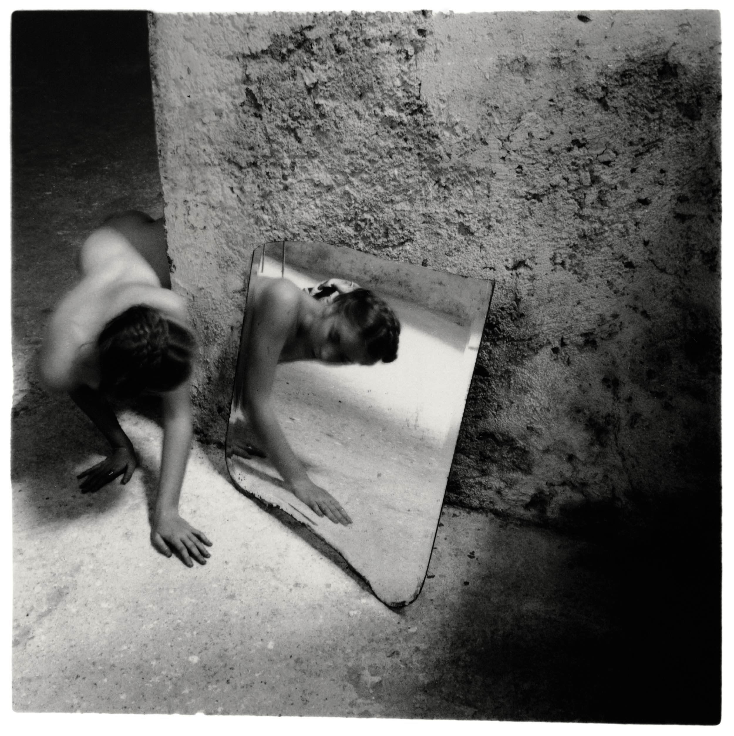 Francesca Woodman, Self-deceit #1, Rome, Italy, 1978/1979, © Courtesy George and Betty Woodman, New York / The SAMMLUNG VERBUND Collection, Vienna