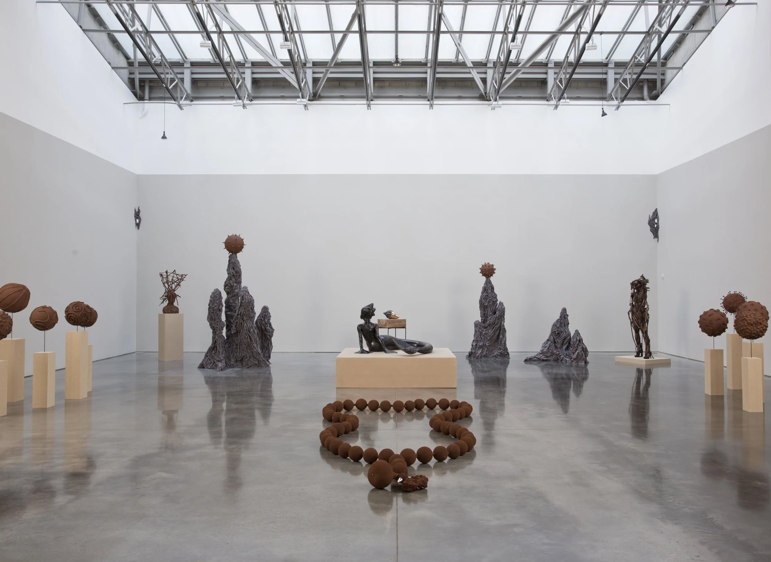 Wangechi Mutu, Ndoro Na Miti. Installation view: Gladstone Gallery, New York January 27-March 25, 2017, Copyright Wangechi Mutu. Courtesy the artist and Gladstone Gallery, New York and Brussels. Photo by David Regen