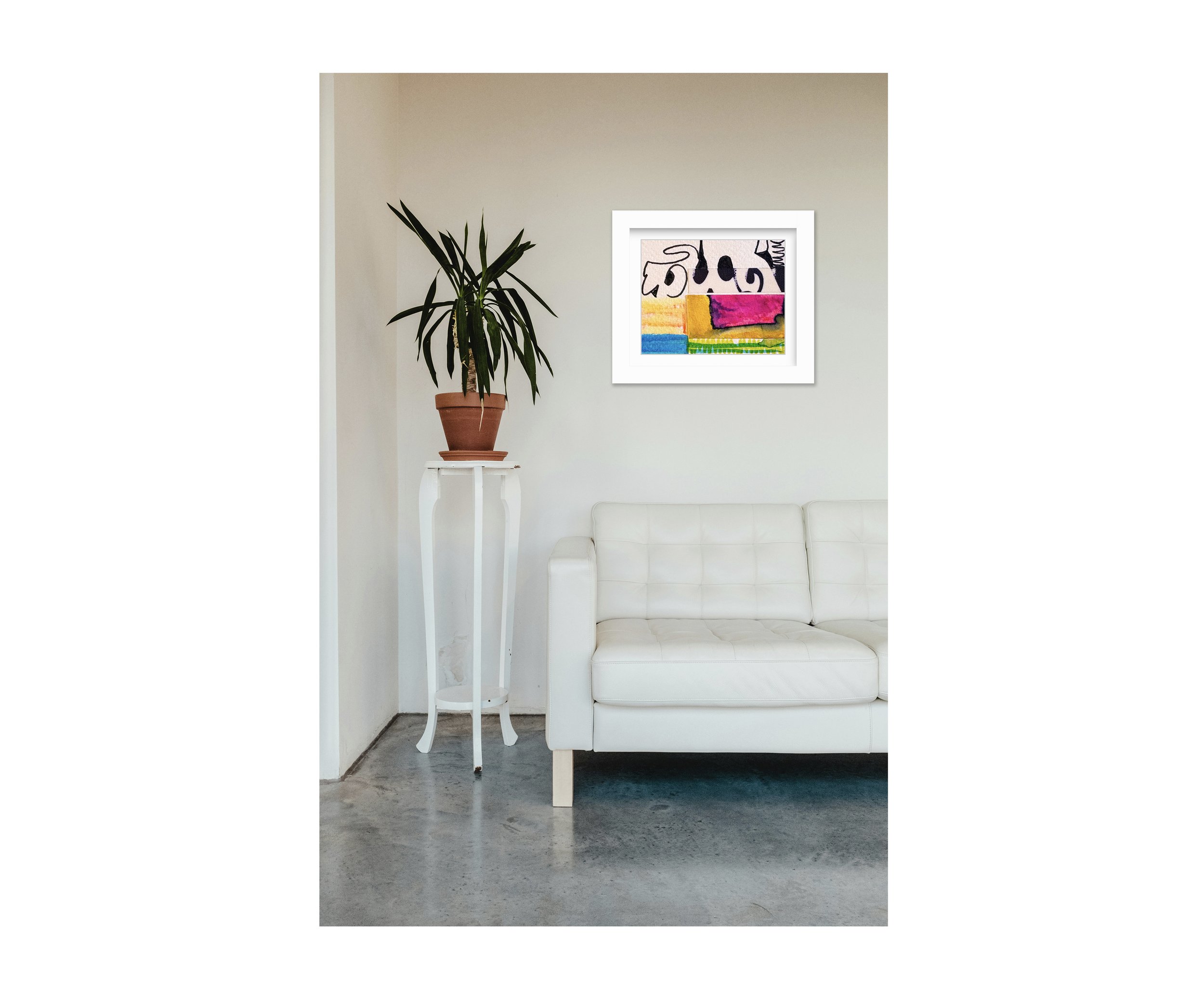 Chanson, white frame in scene