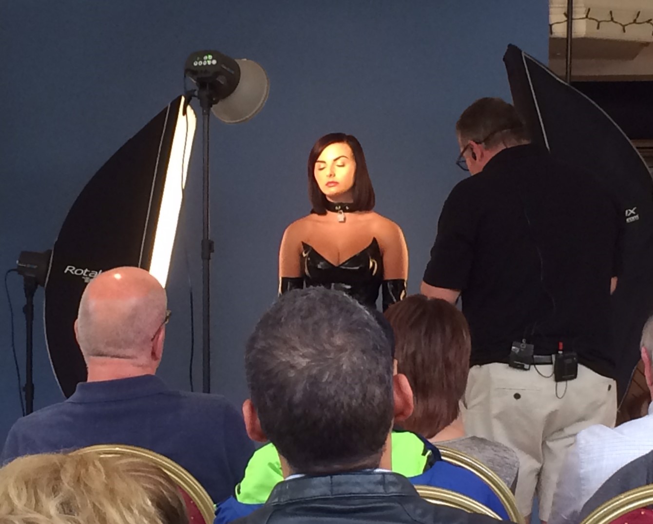Mark demonstrates the impact of different lighting setups.