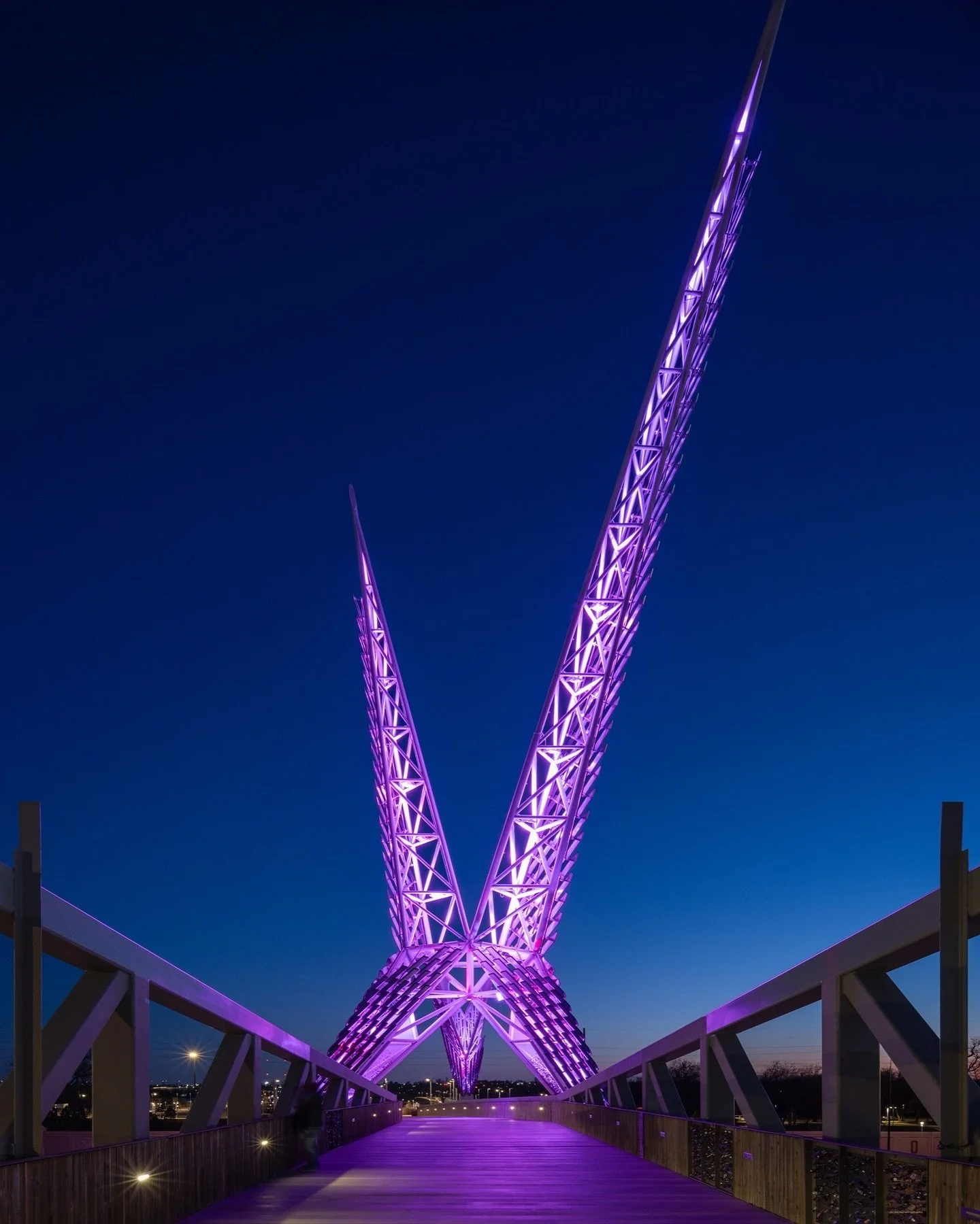 A shot of Skydance Bridge I took a couple of months ago for an @apalmanac lens review article. The first time I photographed this bridge was back in 2012, and surprisingly, that image ended up being licensed by Nat Geo, making it my first book cover 