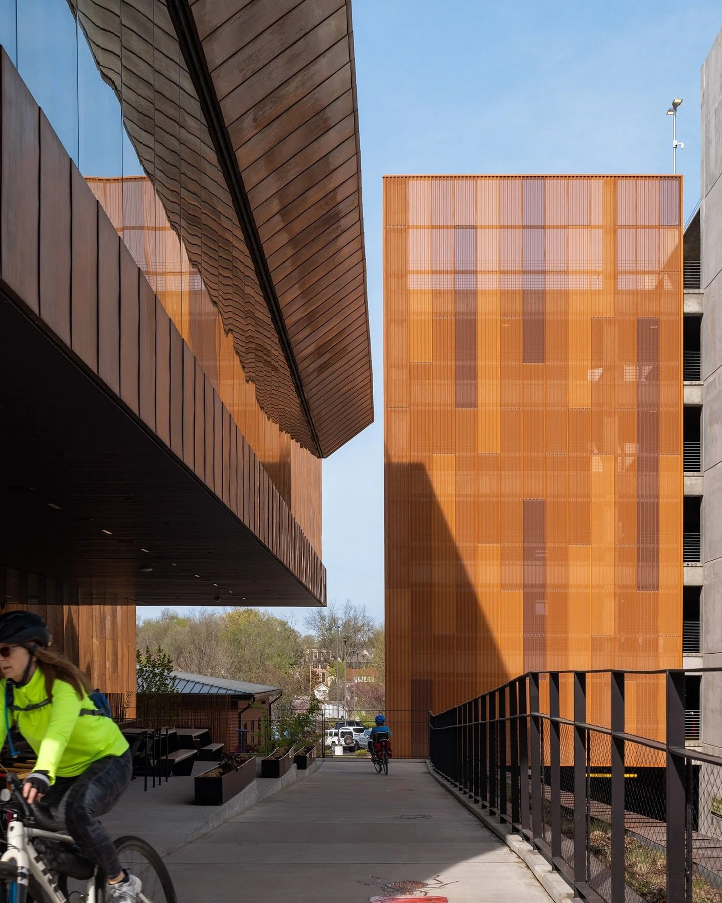 This mixed-use development in northwest Arkansas, known for its vibrant cycling community, is the world&rsquo;s first bikeable building. The exterior features switchbacks that lead to a spacious community deck overlooking the city. This unique space 