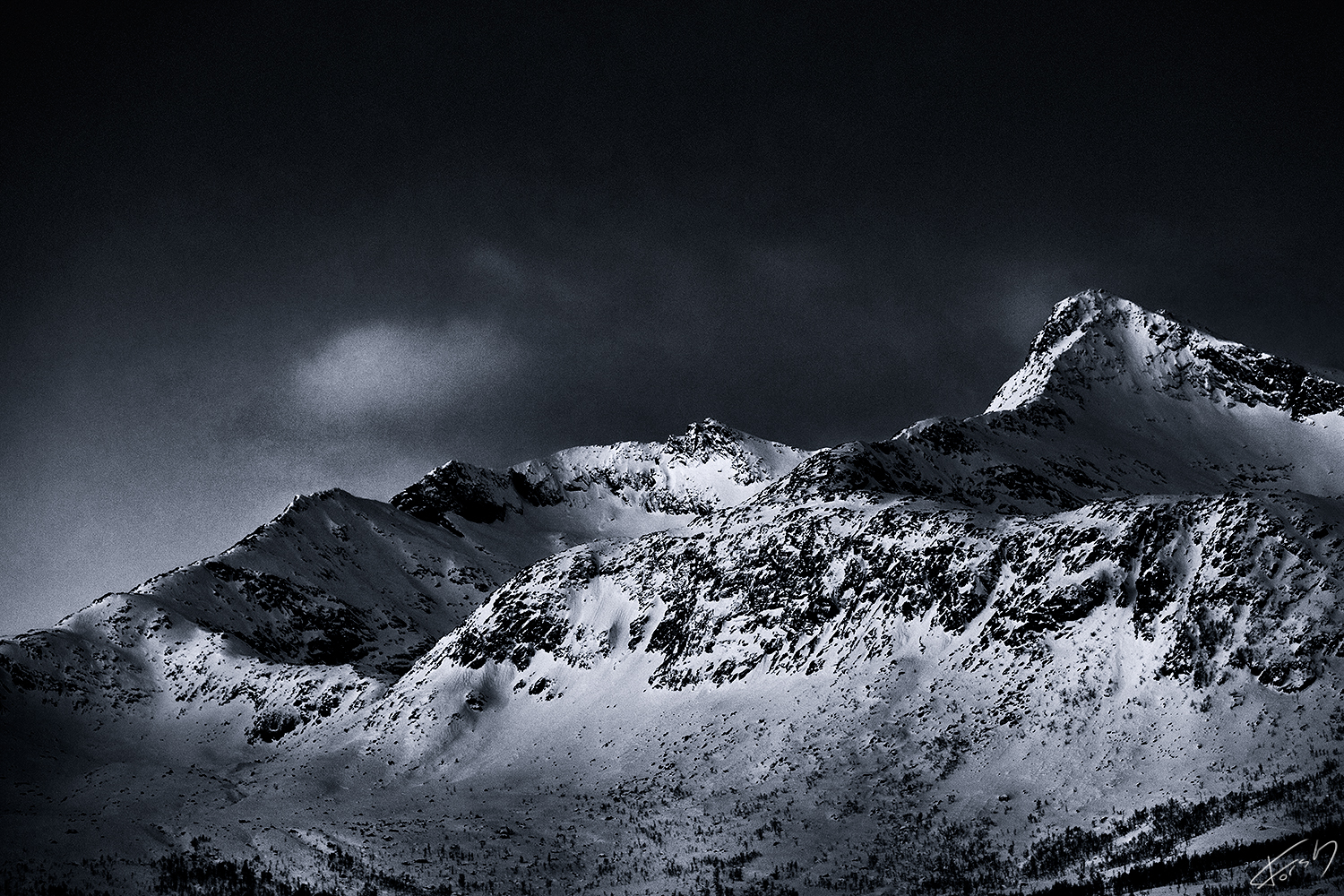 Skitntind/Mountains of Kvaløya