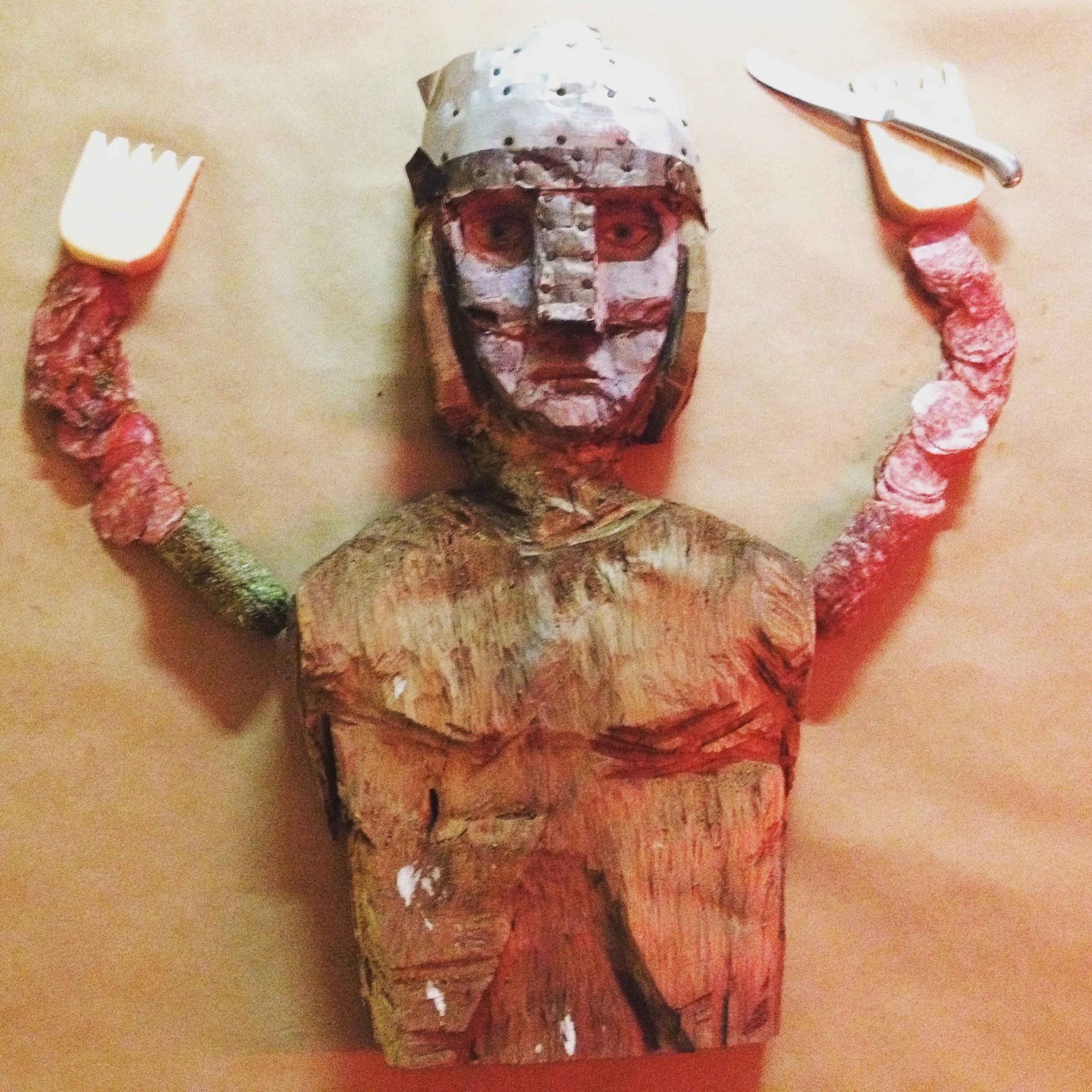 Buffet, Décembre 2015, FAT Gallery, Montréal, en collaboration avec David Bellemare - Saucisson, cheese and found medieval memorabilia