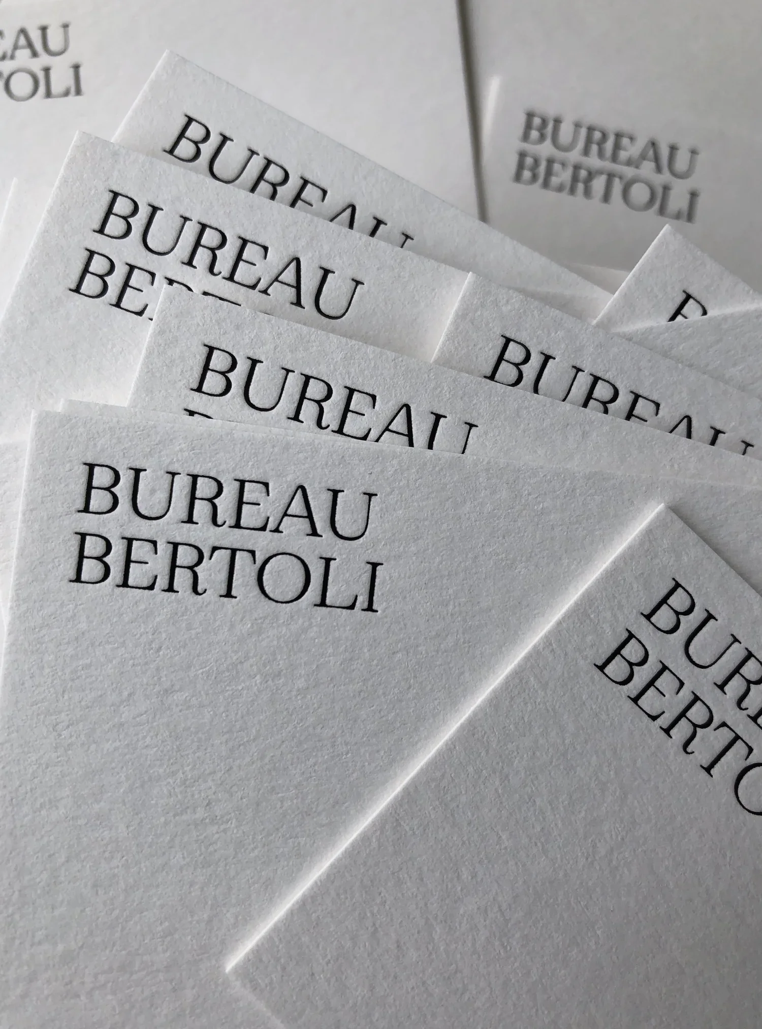 Foiled+business+cards+Dot+Studio+for+Bureau+Bertoli_2.jpg.webp